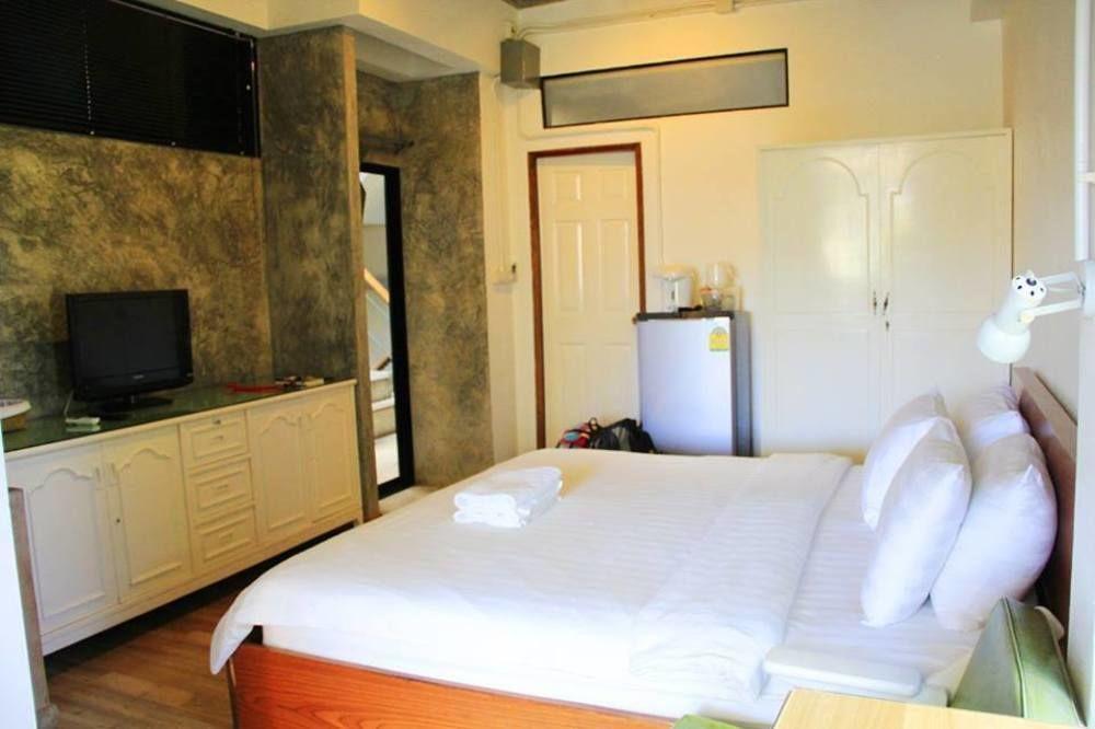 Отель Plern Plern Bed And Bike Чиангмай Экстерьер фото